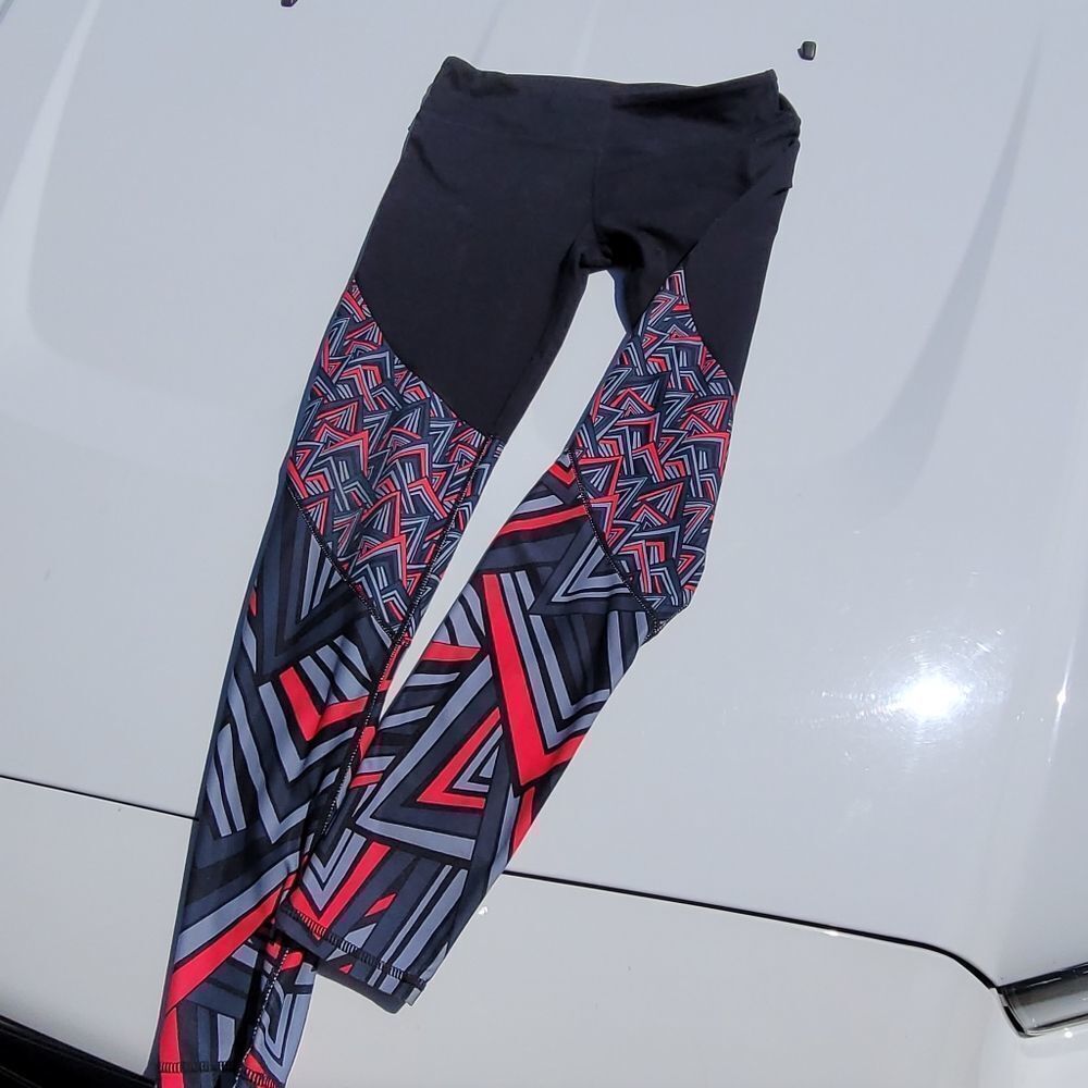 Fabletics Women's black gray red pattern pants S